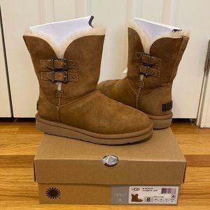 Ugg Renley Boot in Water Resistant Chestnut with Treadlite Sole - Nearly New